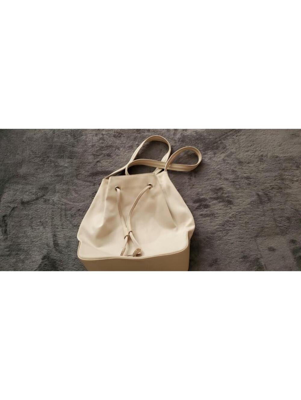 WOMEN'S VINTAGE BEIGE NINE WEST LEATHER BUCKET HANDBAG